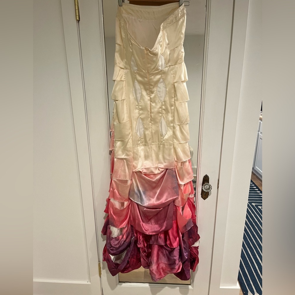Wai Ching wedding dress - Picture 2 of 12